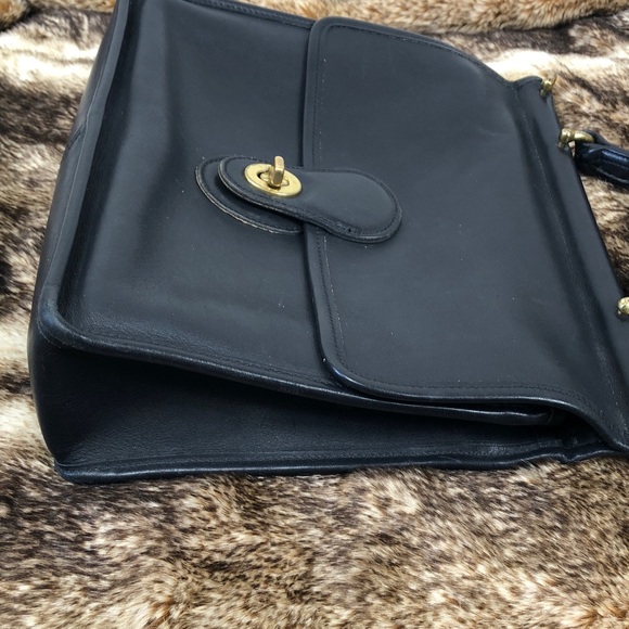 Vintage Coach Willis Hungary Black Leather Bag - Picture 6 of 16